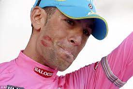 Cav Completes Hat Trick Cavendish Claims Giro Red Jersey After Final Stage Win In Italy Giro Vincenzo Nibali Giro D Italia