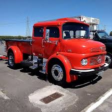 1 813 Curtidas 17 Comentarios David Angelina Davood Mahdvar No Instagram Benz Small Red Truckbrazil Brazil Be Custom Trucks Trucks Mercedes Truck