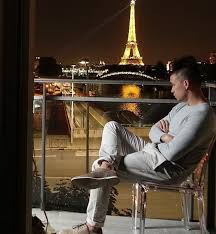 Eiffel i'm in love is a 2003 indonesian teen romantic comedy film directed by was nasri cheppy. Review Eiffel I M In Love 2 Jika Bertahan Itu Sulit Belajarlah Untuk Bijak