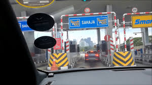 The expressway network consists of the northern route and southern route, having a total length of 772 kilometres (480 miles). Driving North South Expressway Malaysia Kuala Lumpur To Johor Part 1 Youtube