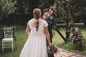 Las canciones para bodas de plata pueden ser de vuestra época, los hits de los además también podrá ayudarte a sugerirte regalos para bodas de plata. Ideas De Canciones Para Los Regalos De Abuelas Padres Y Hermanos Djs De Boda Exel Eventos