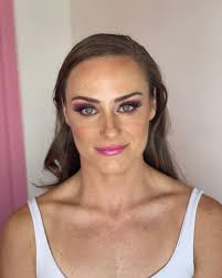 All glammed up for a wedding for this beauty 🥰 @bronwyn.duggan  @gorgeouscosmeticsofficial @morphebrushes @klaracosmetics