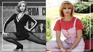 Pevačica, glumica, plesačica i tv voditeljka, koja je glumila. Raffaella Carra Greatest Hits 1970 To 1979 Compilation Youtube
