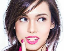As reported on sunstar, the beauty queen, who won the title at the event held at the mall of asia arena on 3 september, succeeded catriona gray and will compete at the miss world. Miss World Philippines Crowns Laura Lehmann As 2017 Winner Coconuts Manila