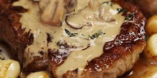Bifteck Poele Au Beurre A L Ail Et A La Sauce Cremeuse Aux Champignons Recettes Ma Fourchette Food Food And Drink Breakfast