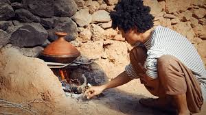 رجل كوري أنا طبخت طاجين الدجاج لجيراني Moroccan Chicken Tagine Bushcraft Cooking Youtube Chicken Tagine Lemon Chicken Tagine