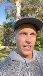 😊?? kangaroo encounter protocol ?? 😊 , Thank you in advance to all those  who can help me learn what's best for keeping myself and the kangaroos safe  (mostly me since I have no doubt they could mix me ...