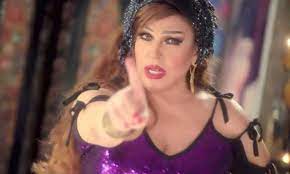 عادت الفنانة المصرية فيفي عبده إلى الرقص في الحفلات من جديد، وأحيت حفلا في ليلة رأس السنة، على ضفاف النيل. ÙÙŠÙÙŠ Ø¹Ø¨Ø¯Ù‡ ØªØ±Ù‚Øµ Ø¹Ù„Ù‰ Ø£Ù†ØºØ§Ù… Ø£ØºÙ†ÙŠØ© Ø­Ø±Ù…Øª Ø£Ø­Ø¨Ùƒ ÙÙŠØ¯ÙŠÙˆ Ø§Ù„Ù‚Ø¯Ø³ Ø§Ù„Ø¹Ø±Ø¨ÙŠ