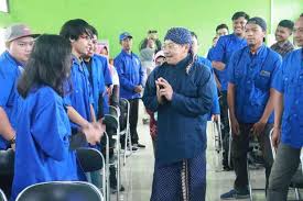 Misi mengembangkan akhlak budi pekerti yang luhur mewujudkan kerukunan dan persatuan antar pemuda karang taruna lubang buaya. Sutiaji Larang Pengurus Karang Taruna Tak Memiliki Visi Misi Malangvoice