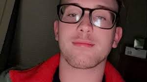 Holly Ray's Instagram, Twitter & Facebook