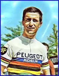 Dividido en 22 etapas de las que la tercera, la decimocuarta y la vigésimo segunda estuvieron compuestas por dos sectores. 1 Tom Simpson En El Mont Ventoux