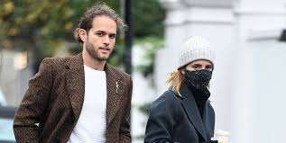 Leo robinson скачать лучшие песни. Who Is Leo Robinton Meet Emma Watson S Boyfriend Of Over A Year