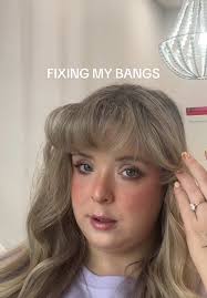 Cómo Arreglar Los Bangs Demasiado Rizados