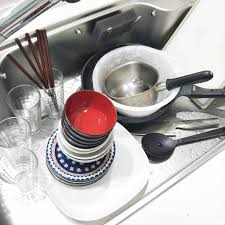 食器洗剤をスポンジに直接つけない 快適な食器洗い方法 esseonline エッセ オンライン 食器洗い 自家製クリーナー 洗剤