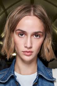 Dai bob cut sfilati dinamici e versatili ai long bob più eleganti, dal caschetto medio alla pari agli hairstyle medio lunghi più romantici, i . Tagli Capelli 2022 Tendenze Capelli Lunghi Corti E Medi Amica