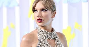 Bigger Than The Whole Sky': The Miscarriage Message In The Taylor Swift  Song : r/TaylorSwift