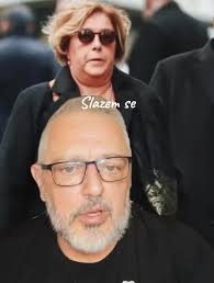 Understanding the Meaning of 'Slazem Se'