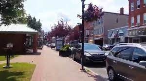 It is about 40 km (25 mi) southeast of montreal on the shores of the richelieu rive. Saint Jean Sur Richelieu Quebec Youtube