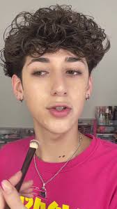 Daus Mendoza Goes Back to His School Homecoming