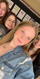 Mia Michel (@miam4705)