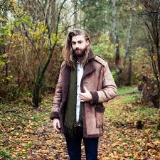 I'd rather not spend too much money and it'd be nice if the gear looked cool, although that's not imperative. The Best Dressed Man On Reddit Is An Expert At Thrifting Racked