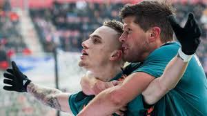 Haris vuckic (fc twente) left footed shot from outside the box to the top left corner. Fc Twente 2 5 Ajax Lang Hits Hat Trick On League Debut As Leaders Fight Back Bbc Sport