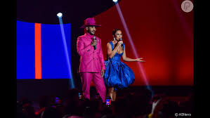 Bad bunny, juliantina y lizbeth rodríguez triunfan en los mtv miaw 2019. Mtv Miaw 2019 O Look Carrega Saia Balone Purepeople