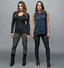 Amazing Nikki Bella Bikini Bella Twins Nikki And Brie Bella