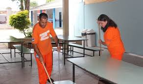 Os interessados devem se cadastrar das 08h30 às 16h30, na sede do sine na cidade. Auxiliar De Servicos Gerais Ensino Fundamental Campo Grande Rio De Janeiro Rio Vagas De Empregos