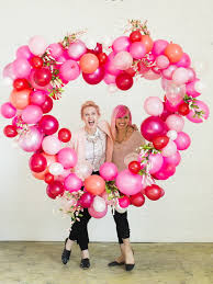 Easy to learn basic balloon decorating for parties & events. Balloon Stage Decoration Archives For Creative Juice