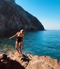 She shared a photo with fellow television stars federico russo and luca bizzarri to her instagram in september of 2018. Chi E Il Misterioso Fidanzato Che Ha Messo Incinta Mia Ceran Federico Ferrari Di Diesel Media E Tv
