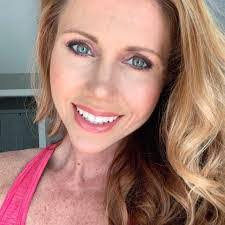 Staci Bowman's Instagram, Twitter & Facebook