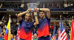 A lo qué hemos llegado en esta burbuja sin poder salir a la esquina.pidan su turno con rob esta muy. Wimbledon 2019 Farah