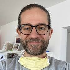 Simon Hess's Instagram, Twitter & Facebook