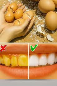 🥚 After 5 minute the yellow color of the TEETH becomes PEARL WHITE and  shiny.