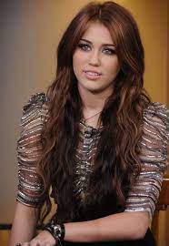 Miley Cyrus Fausse Blonde Idee Couleur Cheveux Nouvelle Coupe De Cheveux