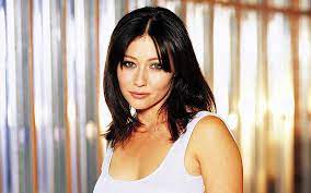 Shannen doherty, in an interview that aired on good morning america on tuesday, has revealed that she's been battling stage 4 breast. This Is Why Shannen Doherty Won T Return For The Charmed Reboot