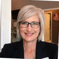 Tracey Lowe's Instagram, Twitter & Facebook