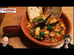 Origini e ricetta da preparare durante la settimana santa su napoli fans. Zuppa Di Cozze Napoletana Tradizione Del Giovedi Santo Youtube