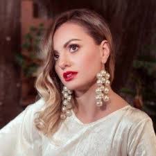 Manilla maniacs)', 'one million (1.000.000) (feat. Alexandra Stan Bio Family Trivia Famous Birthdays