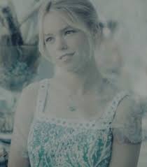 Simone Dewitt Aesthetic