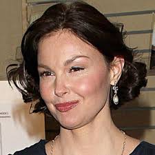 Drew ordon weighs in on plastic surgery rumors circulating about actress ashley judd.rn Ashley Judd Explains Puffy Face It Was Steroids Not Surgery