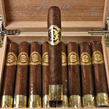 Zigarren Vom Pfeifen Zigarrenhaus Perfekte Kleine Auszeit Cigars Cigars And Whiskey Premium Cigars