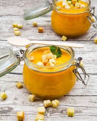 Soupe De Butternut Thermomix Pour 4 Personnes Recettes Elle A Table Recette Recettes De Cuisine Recette Soupe Recette