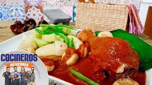 Receta Mole Amarillito Con Guajolote Cocineros Mexicanos Youtube