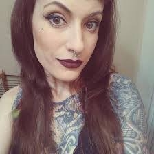 Amanda Frank's Instagram, Twitter & Facebook