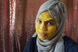Bedak sejuk merupakan amalan tradisi bagi mengekalkan kecantikan wanita. Scrub Dengan Kunyit Muka Tak Kuning Pun Mek Onie