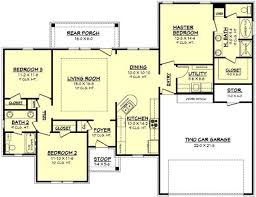 These homes average 1,500 to 3,000 square feet of space, but they can range anywhere from 800 to 10,000 square feet. 1500 Square Feet 3 Bedrooms 2 Batrooms 2 Parking Space On 1 Levels Floor Plan Number 1 Bedroom House Plans Acadian House Plans Ranch House Plans
