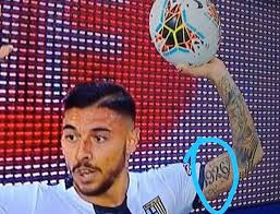 Pezzella is a youth product from palermo. La Tv Inquadra Il Difensore Del Parma Pezzella Spunta Il Tatuaggio Dedicato Al Napoli