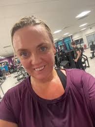 I've quit slimming world 😳 . I've had so many messages & comments asking  me how my weigh in went this week & the answer is there was no weigh in  because